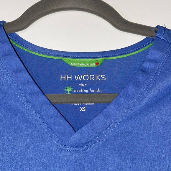 HH Works by healing hands scrub top - Picture 2 of 2